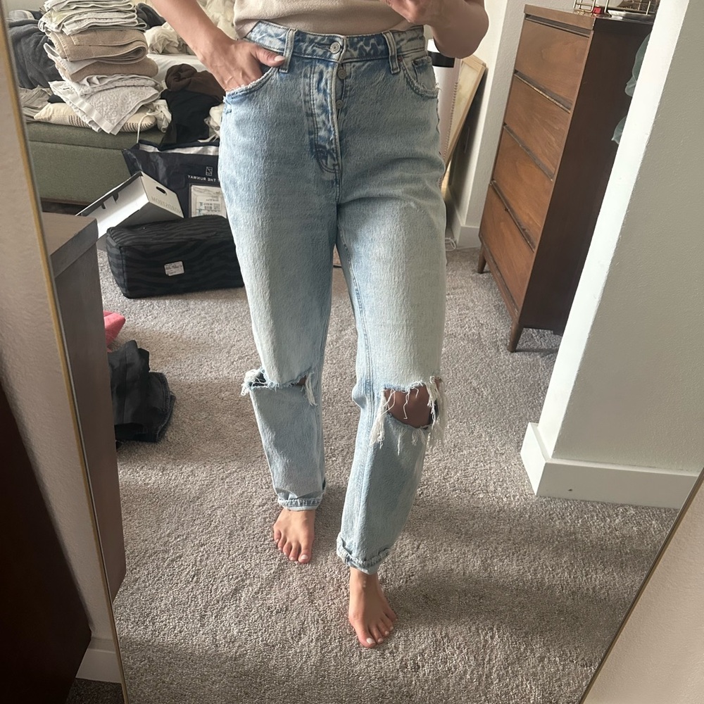 Abercrombie & Fitch Light Blue Ripped Dad High Rise Jeans - 27